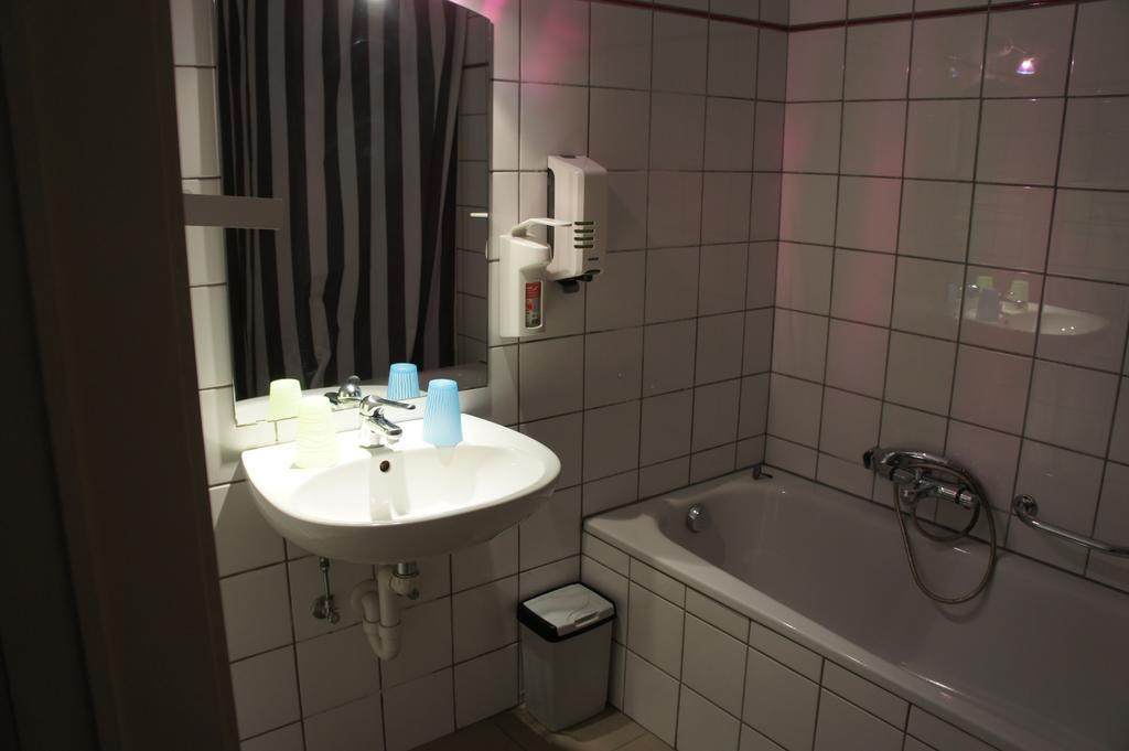 Alsput Hotel Halle  Rum bild